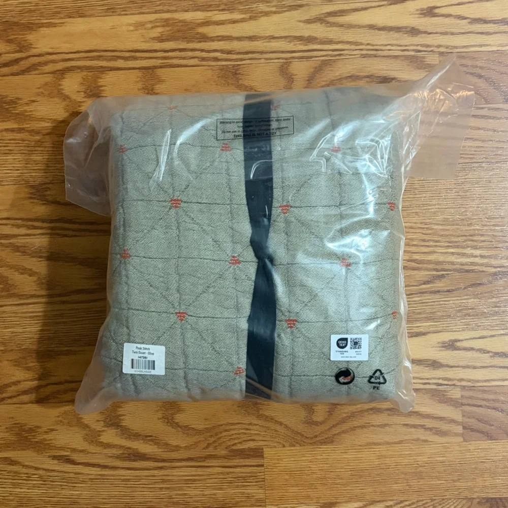 NEW Schoolhouse Peak Stitch Twin Duvet Cover in Olive